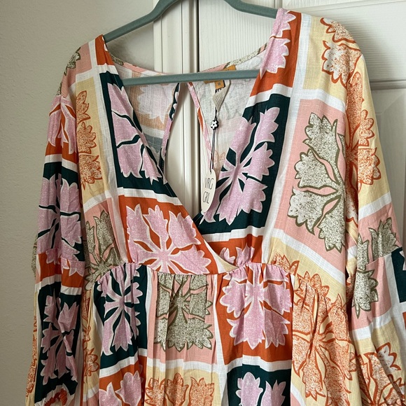 VRG Grl Dress - Picture 4 of 5